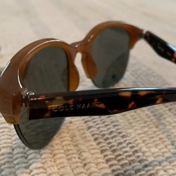 Fun accessories bundle! 💛🤩 - Picture 5 of 6